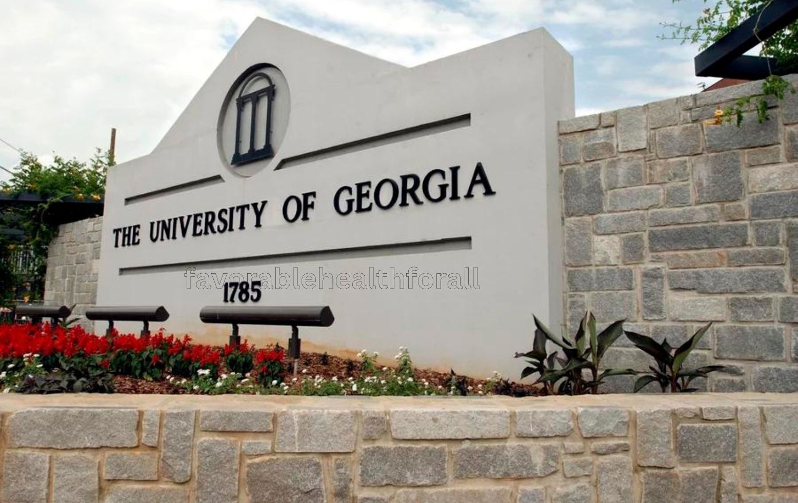 UGA campus death: Foul play suspected after woman found dead near Lake Herrick